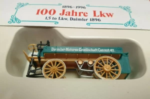 Preiser 1896 Daimler 100-Year Celebration Truck HO