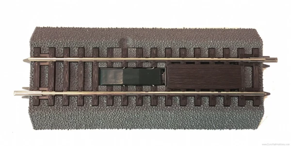RocoLine PRE-OWNED Track with Bedding and G1/2 Electric Uncoupler HO